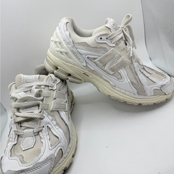 New Balance Shoes - New Balance White and Gray Sneakers